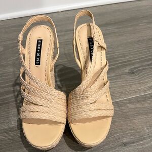 Alice & Olivia wedges